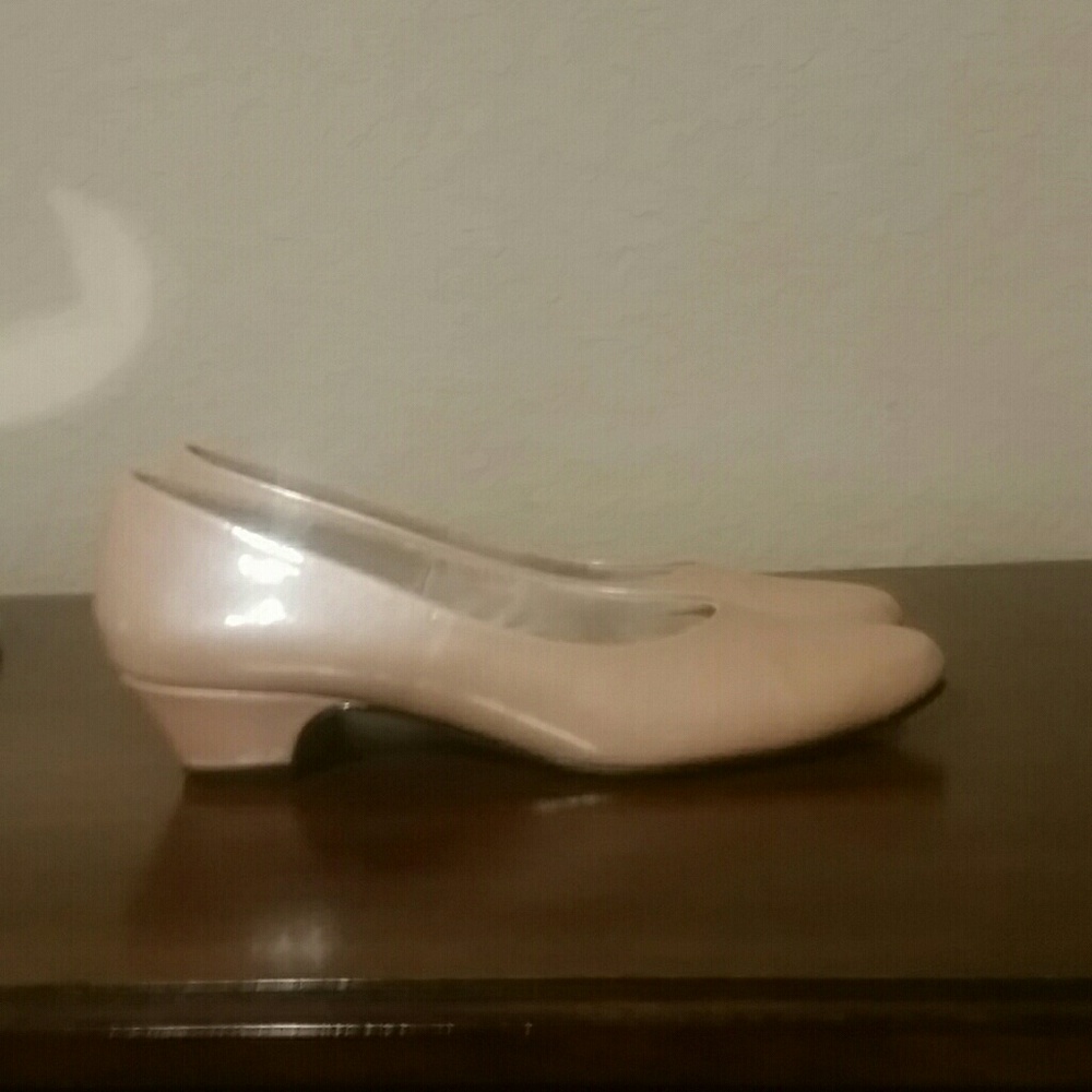Tan flats 8.5 Narrow